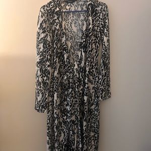 This beautiful dress is to big for me